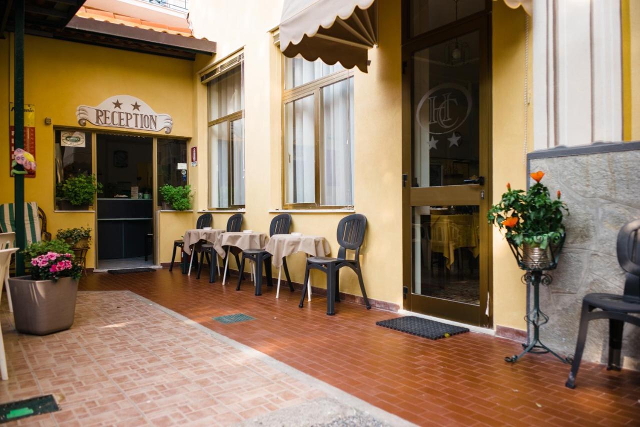 Hotel Cynthia Finale Ligure Buitenkant foto