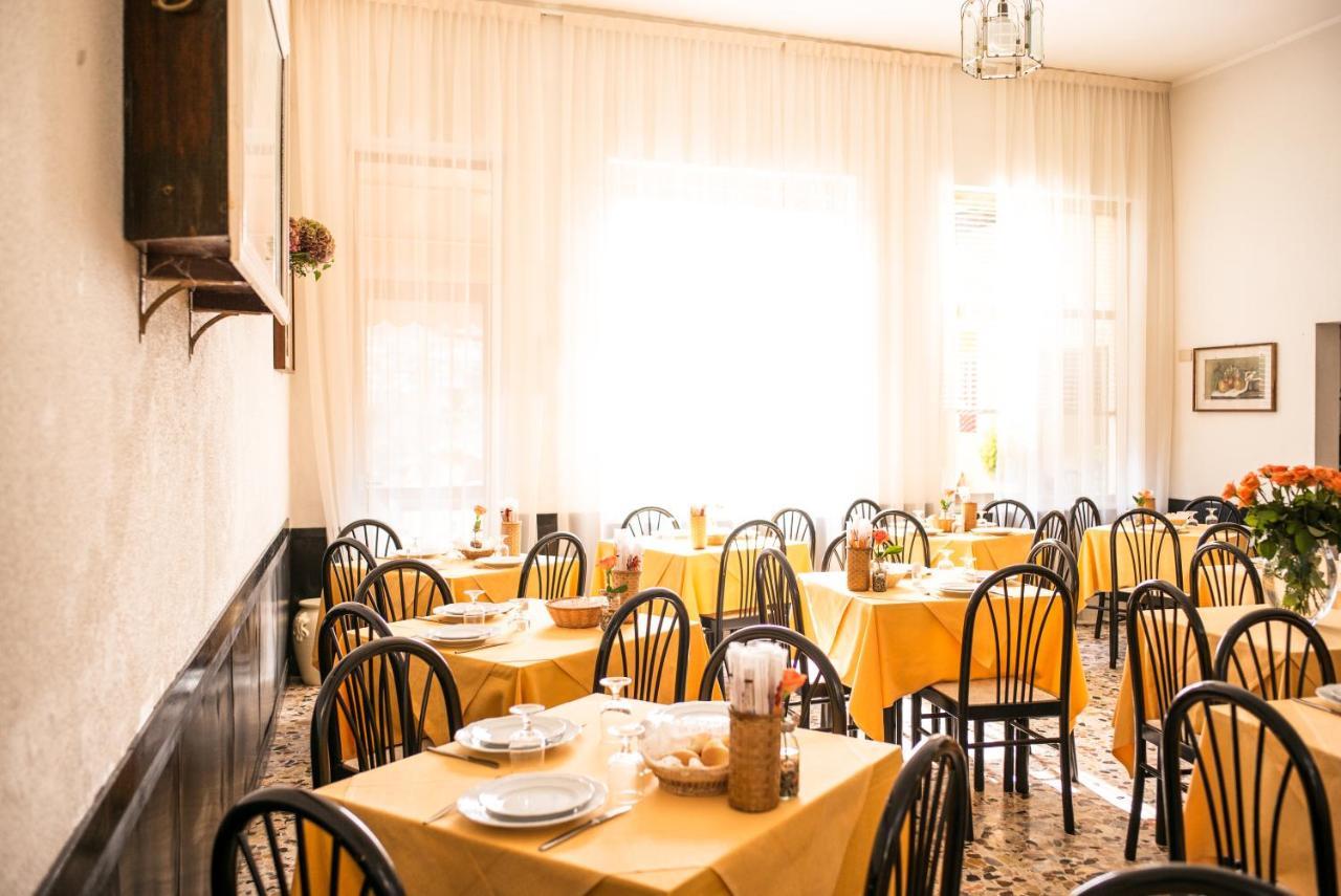 Hotel Cynthia Finale Ligure Buitenkant foto